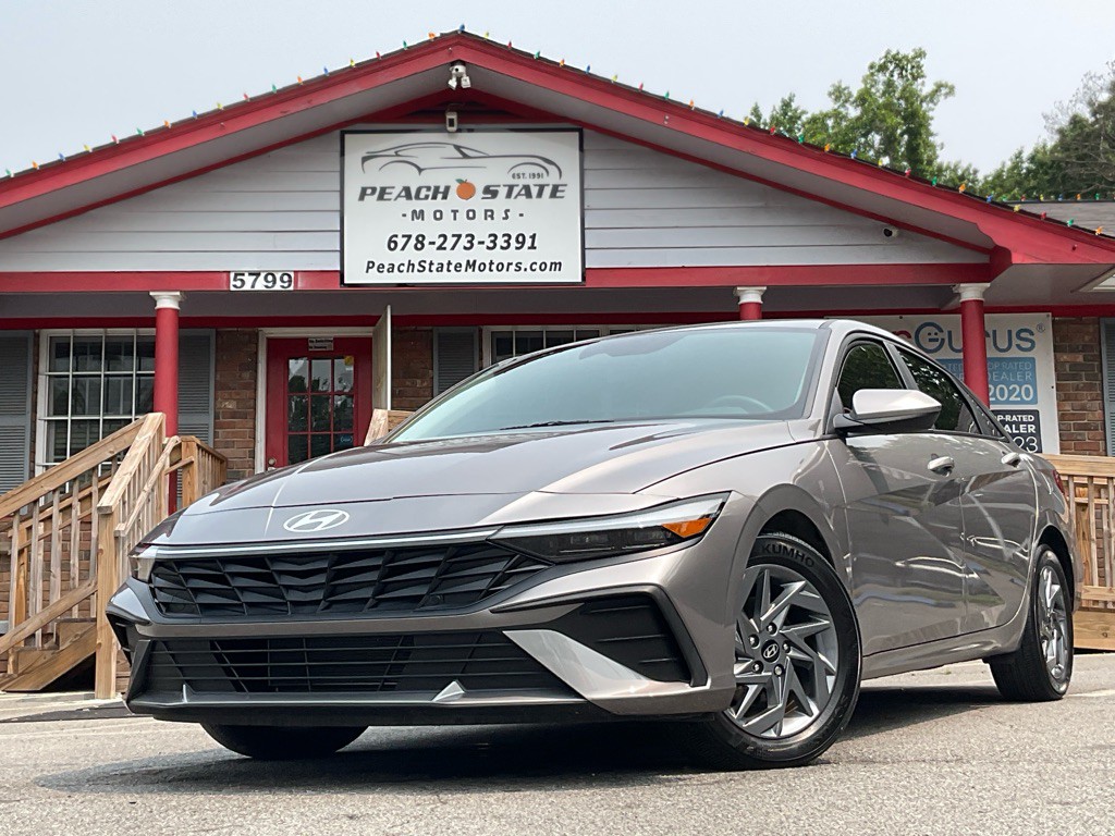 2024 Hyundai Elantra Image 1