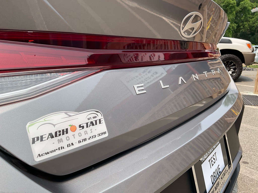 2024 Hyundai Elantra Image 9