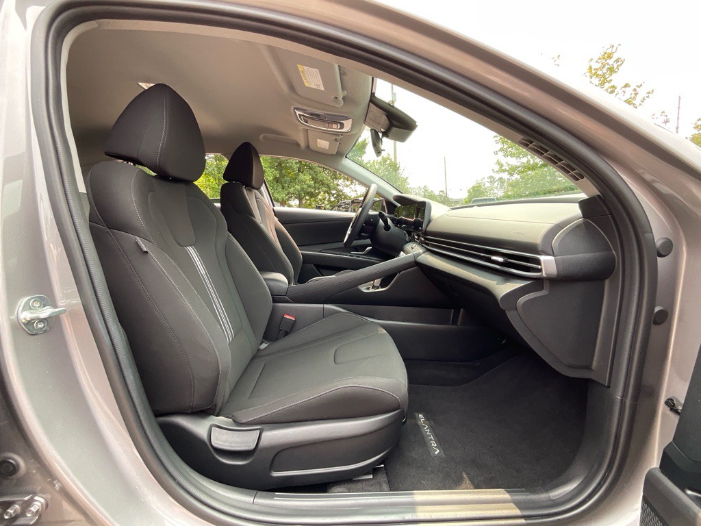 2024 Hyundai Elantra Image 17