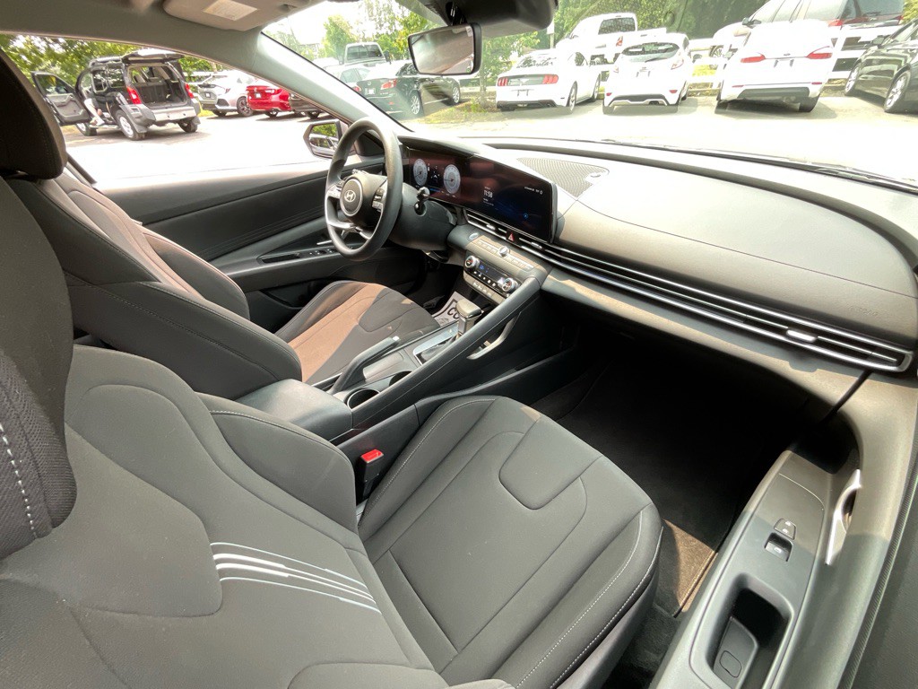 2024 Hyundai Elantra Image 18