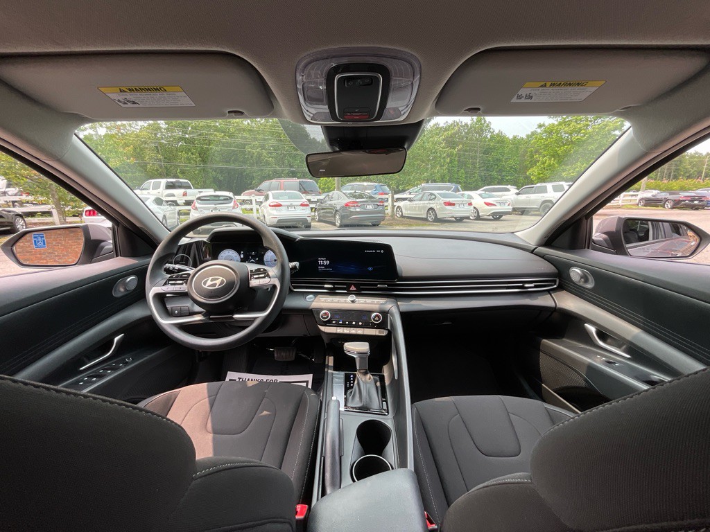 2024 Hyundai Elantra Image 20