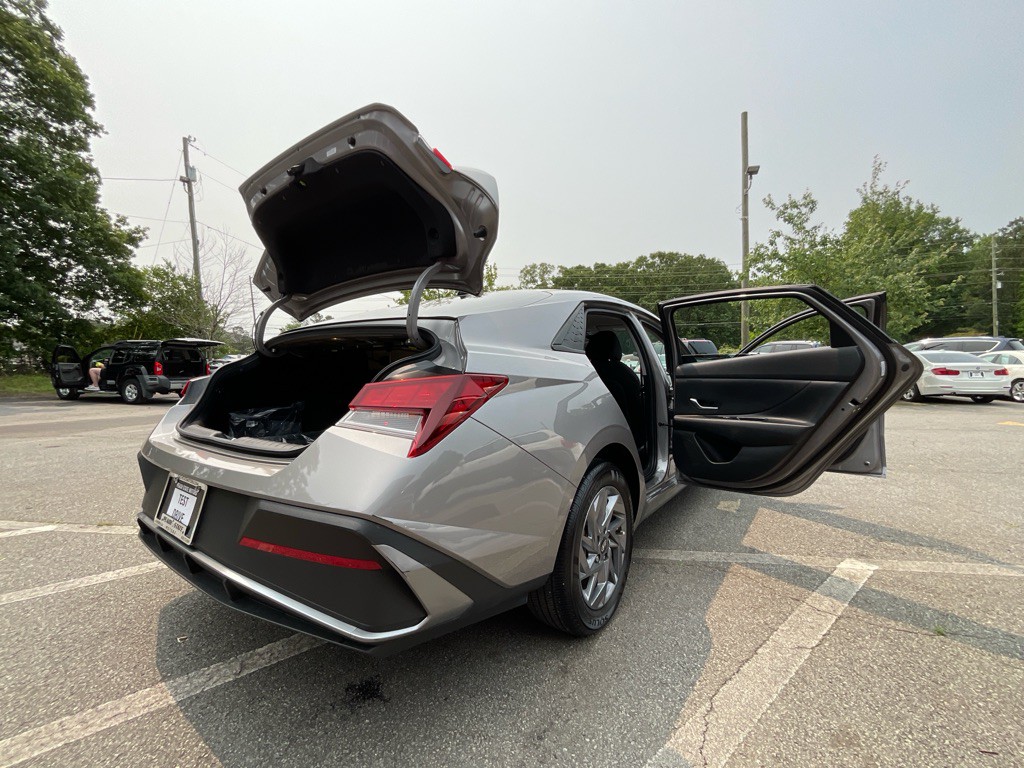 2024 Hyundai Elantra Image 34