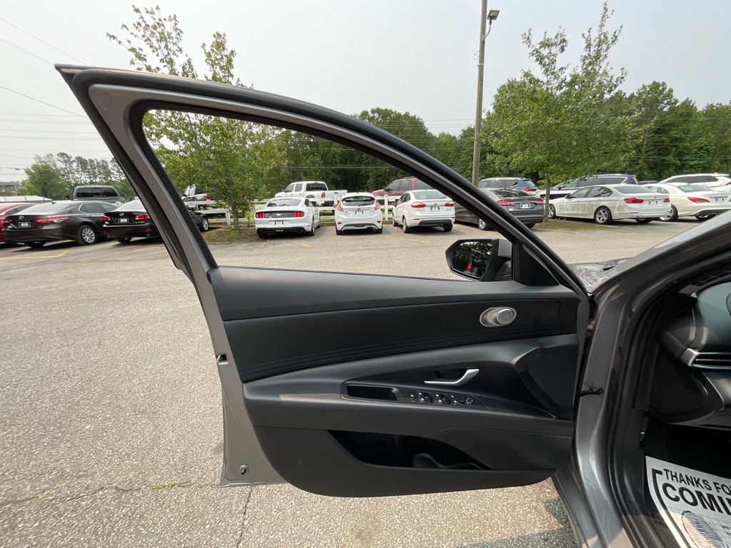2024 Hyundai Elantra Image 37