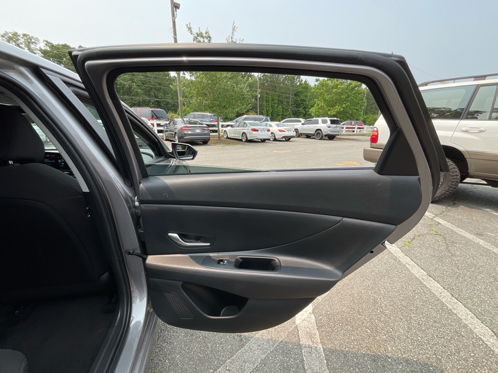 2024 Hyundai Elantra Image 42
