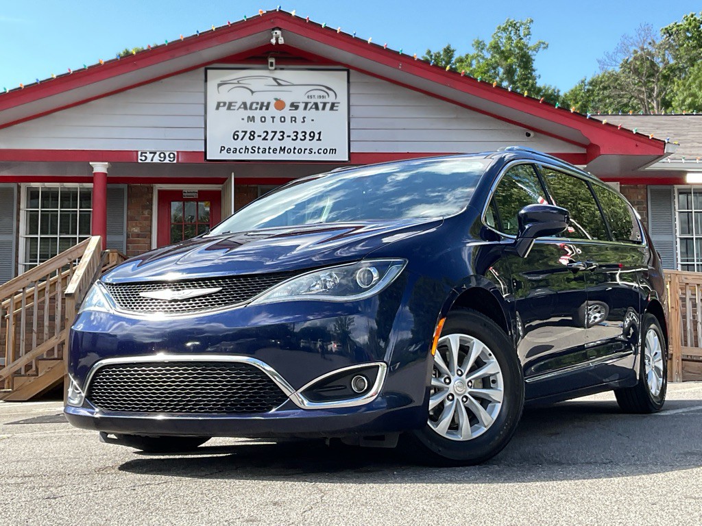 2019 Chrysler Pacifica Image 1