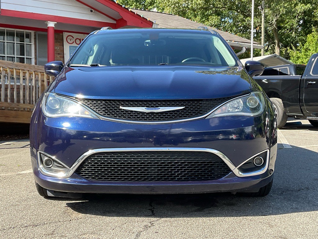 2019 Chrysler Pacifica Image 2