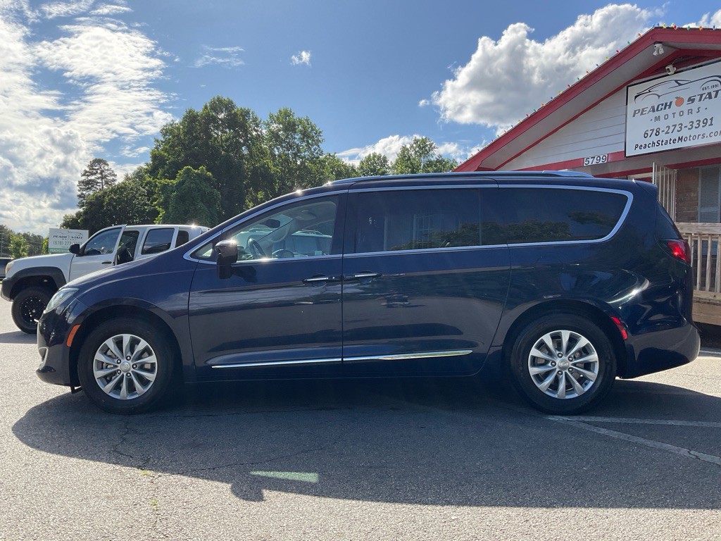 2019 Chrysler Pacifica Image 8