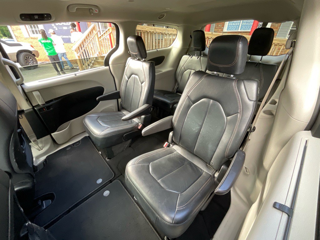 2019 Chrysler Pacifica Image 28