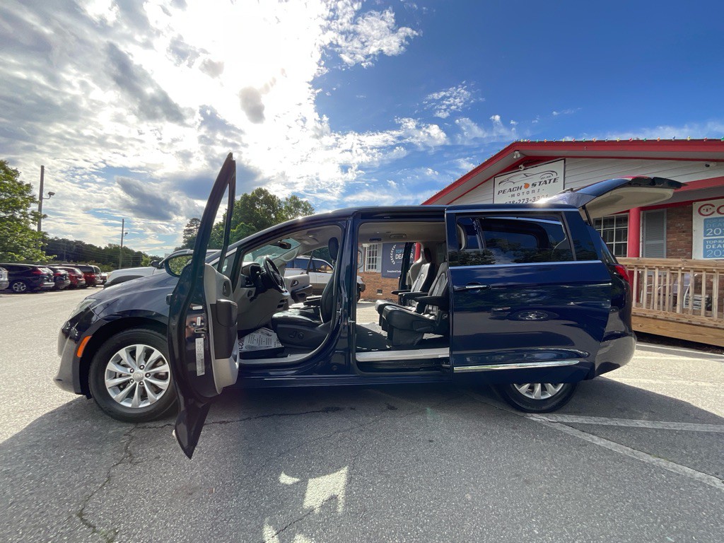 2019 Chrysler Pacifica Image 34