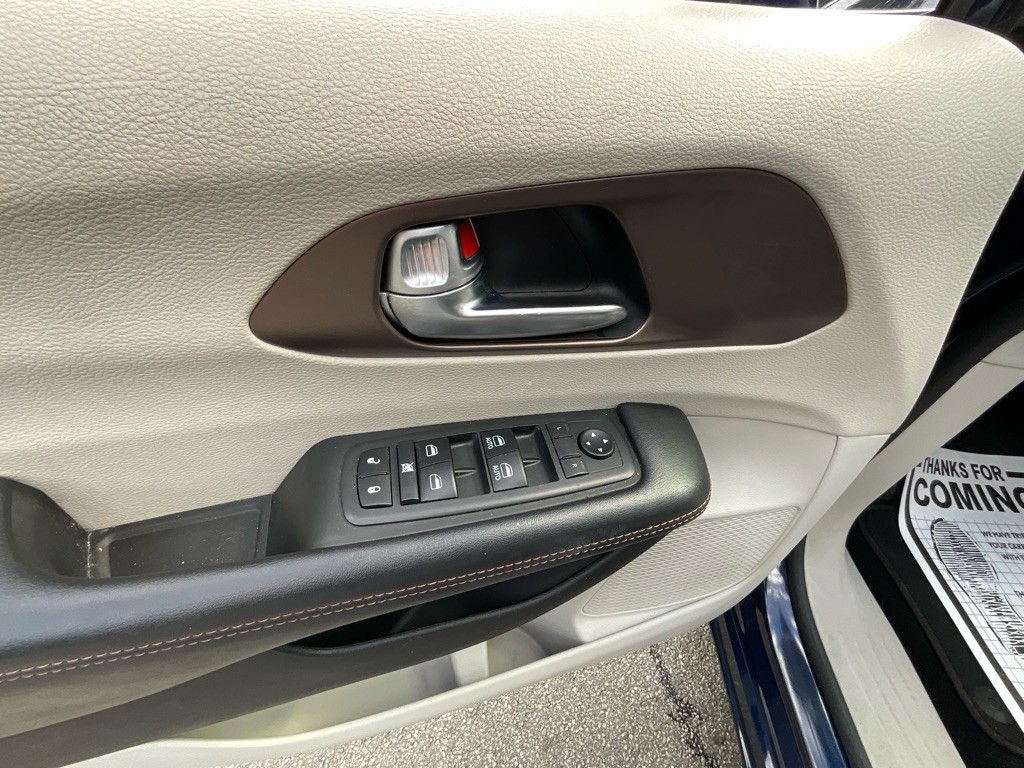2019 Chrysler Pacifica Image 39