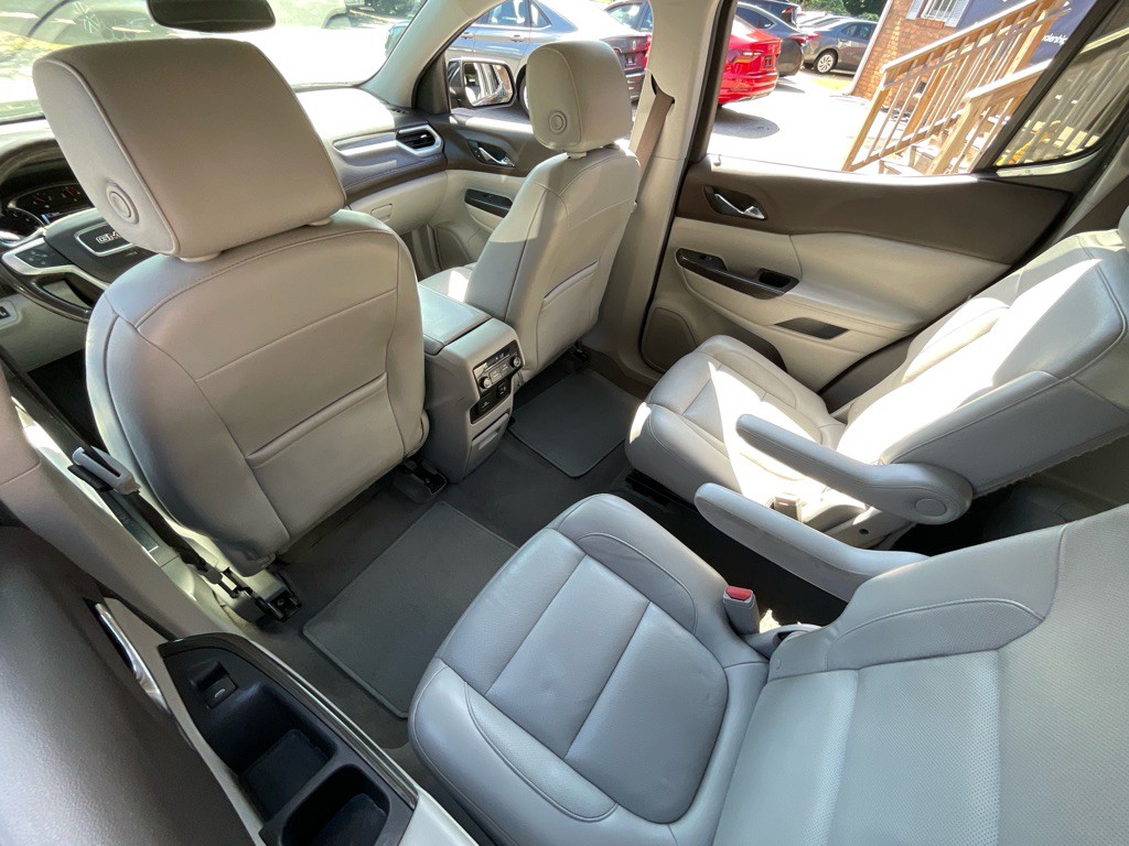 2017 GMC Acadia Image 28