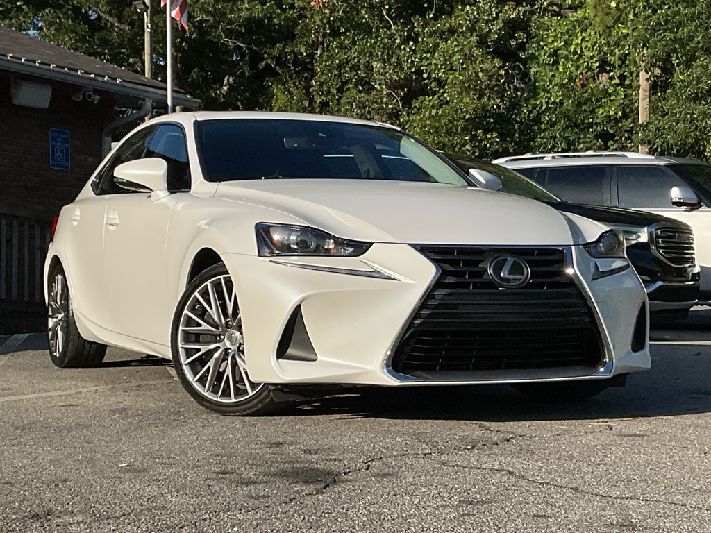2017 Lexus IS 200t Image 3