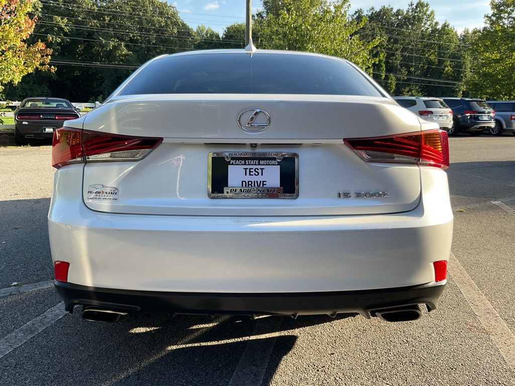2017 Lexus IS 200t Image 6