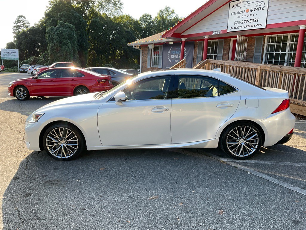 2017 Lexus IS 200t Image 8