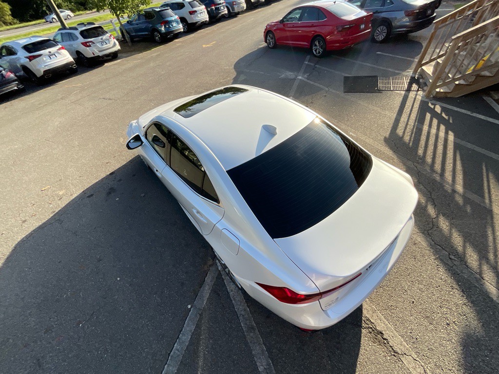 2017 Lexus IS 200t Image 10