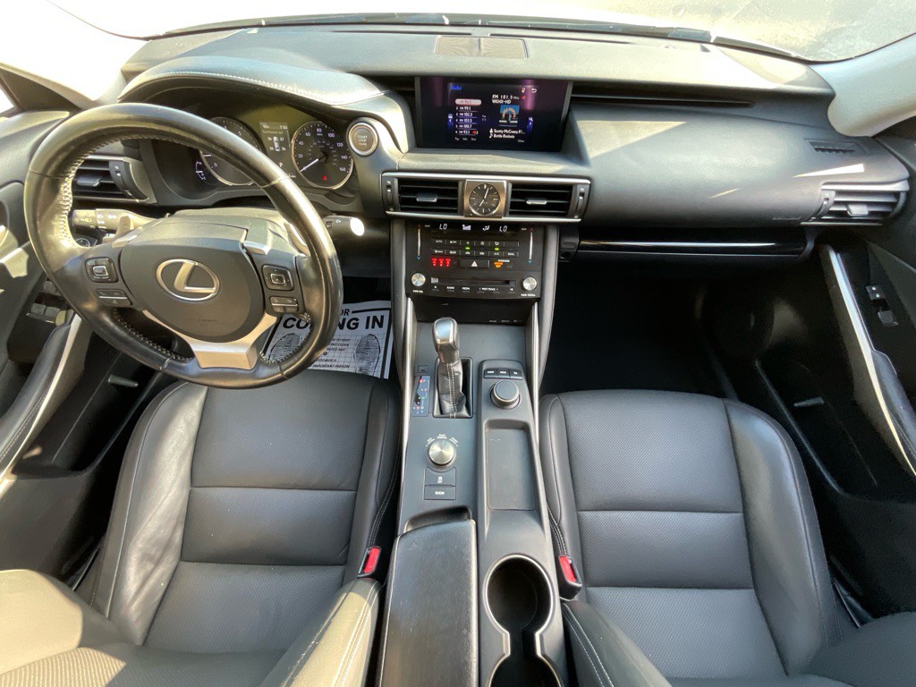 2017 Lexus IS 200t Image 20