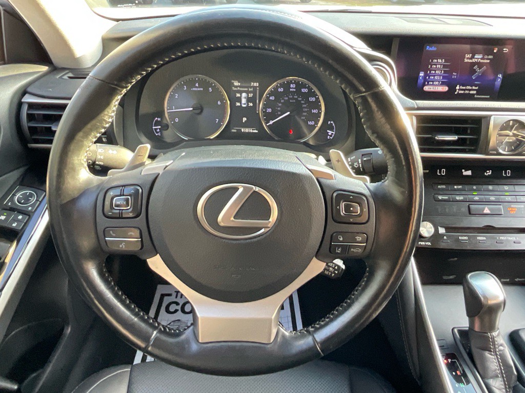 2017 Lexus IS 200t Image 22