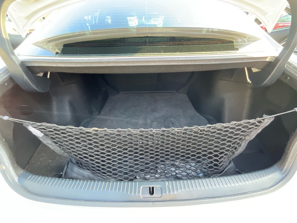 2017 Lexus IS 200t Image 36