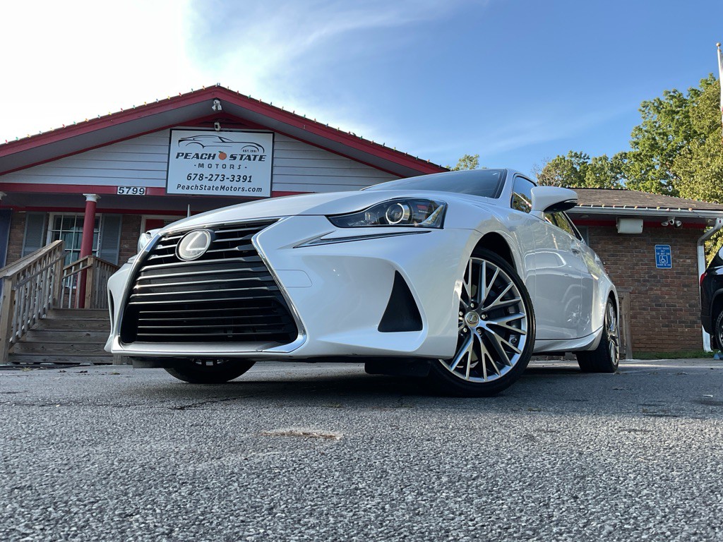 2017 Lexus IS 200t Image 43