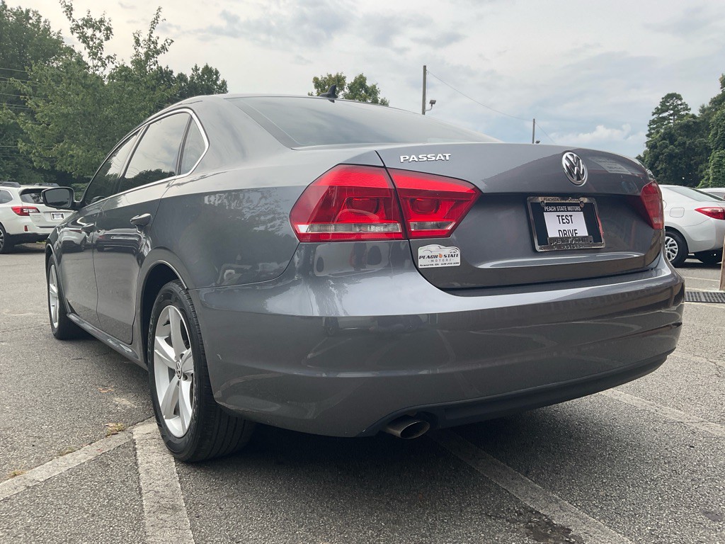 2015 Volkswagen Passat Image 6