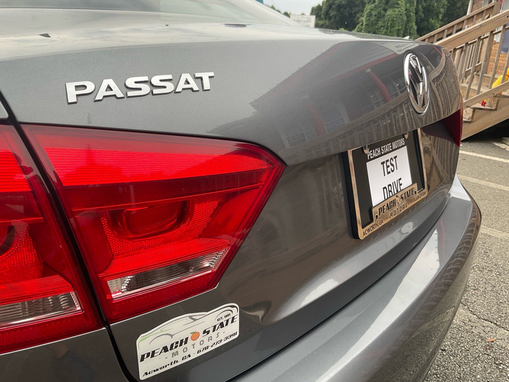 2015 Volkswagen Passat Image 8