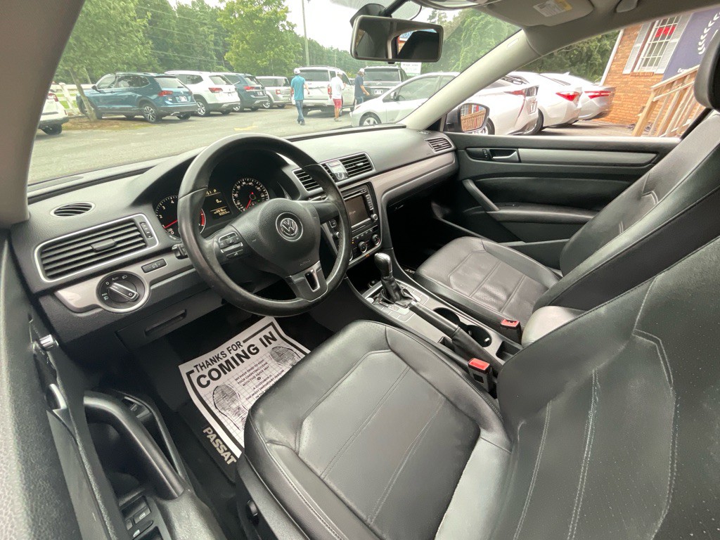 2015 Volkswagen Passat Image 14