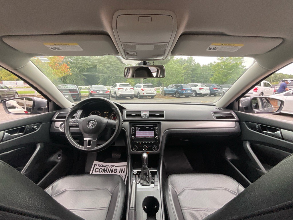 2015 Volkswagen Passat Image 19
