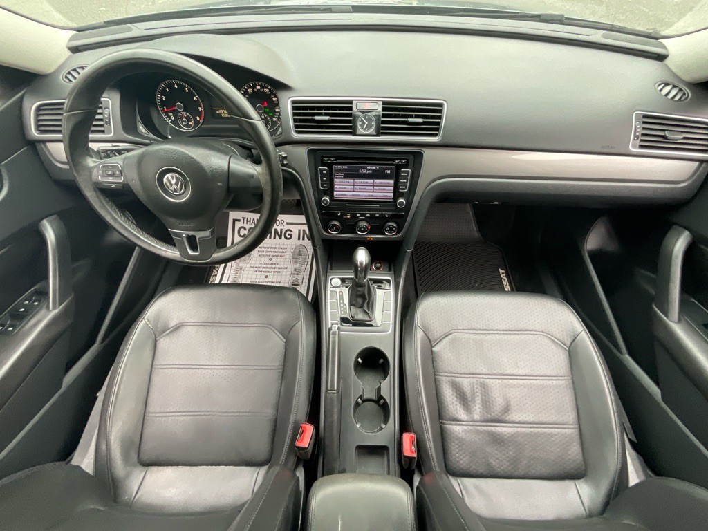 2015 Volkswagen Passat Image 20