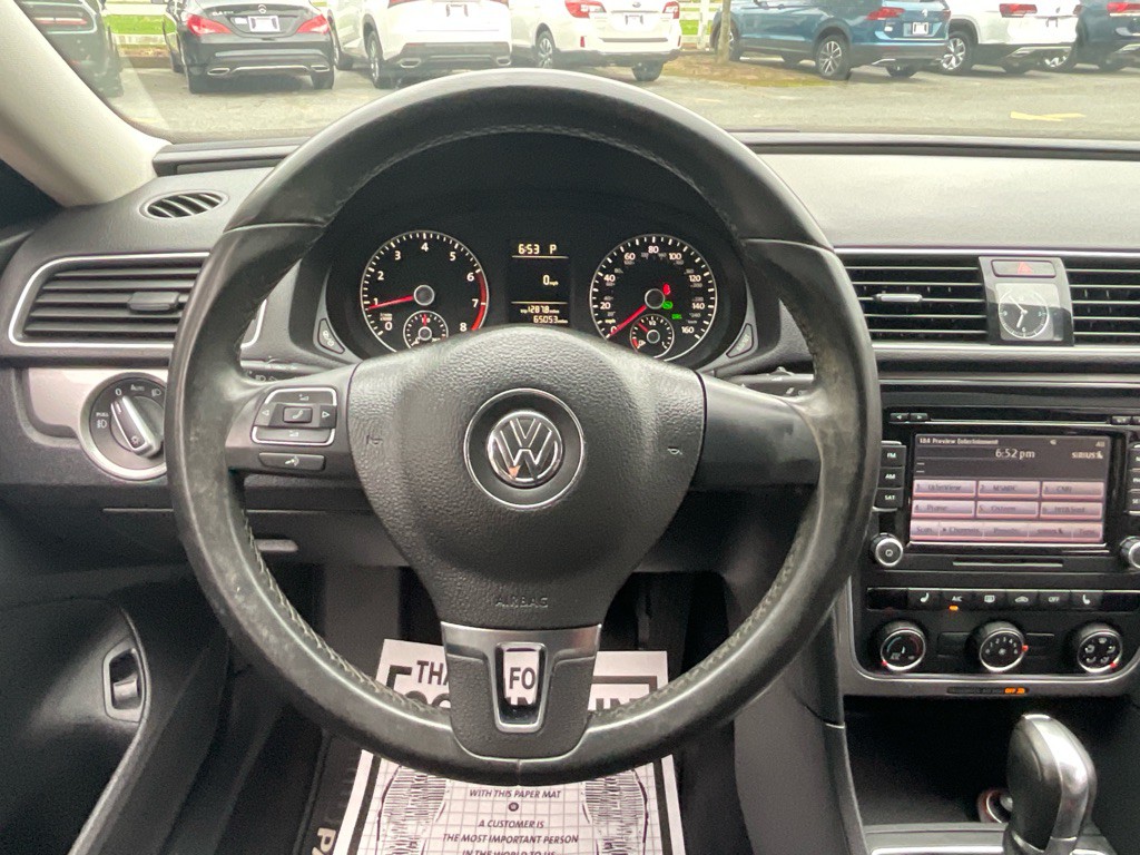2015 Volkswagen Passat Image 22