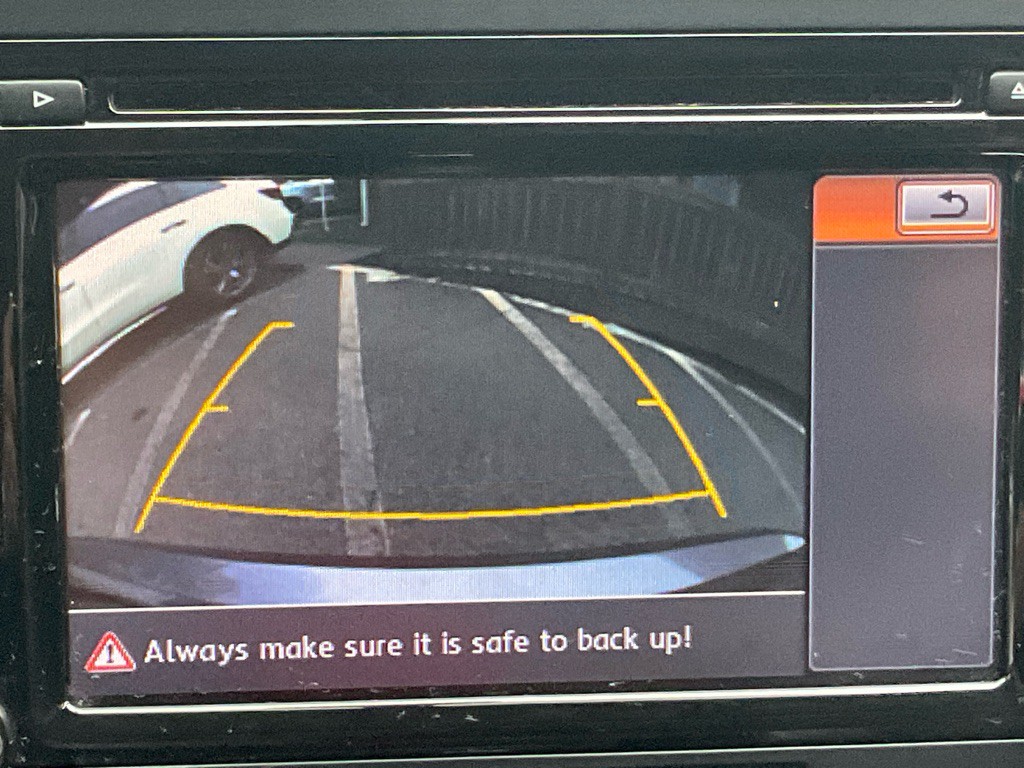 2015 Volkswagen Passat Image 23