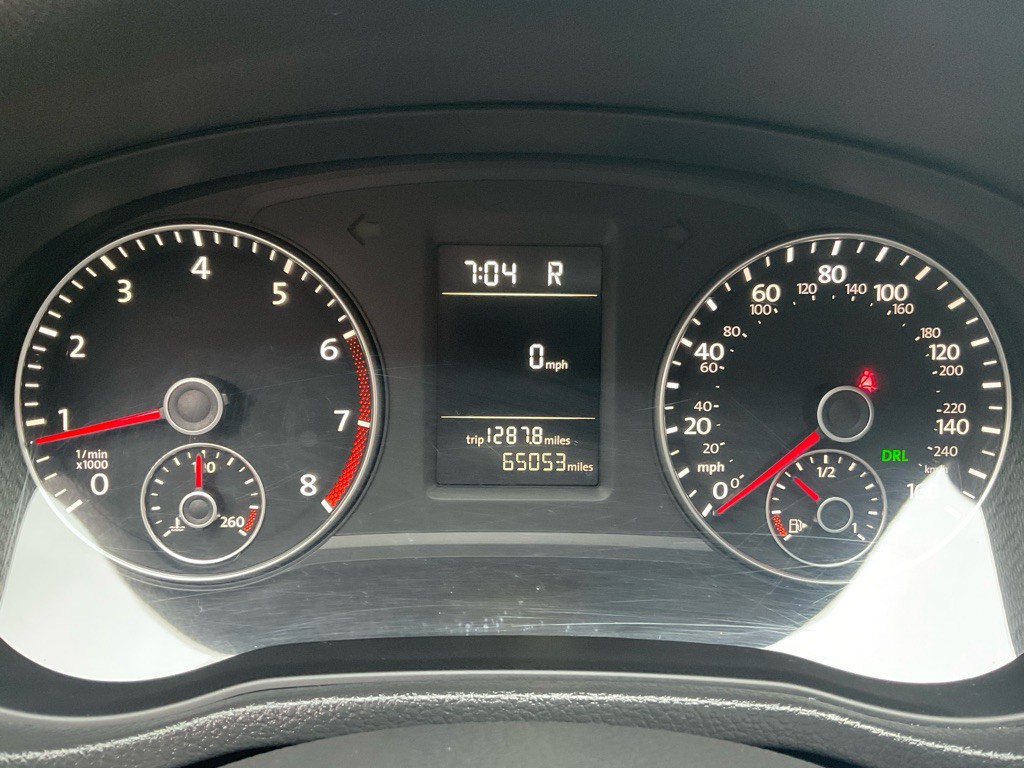 2015 Volkswagen Passat Image 24