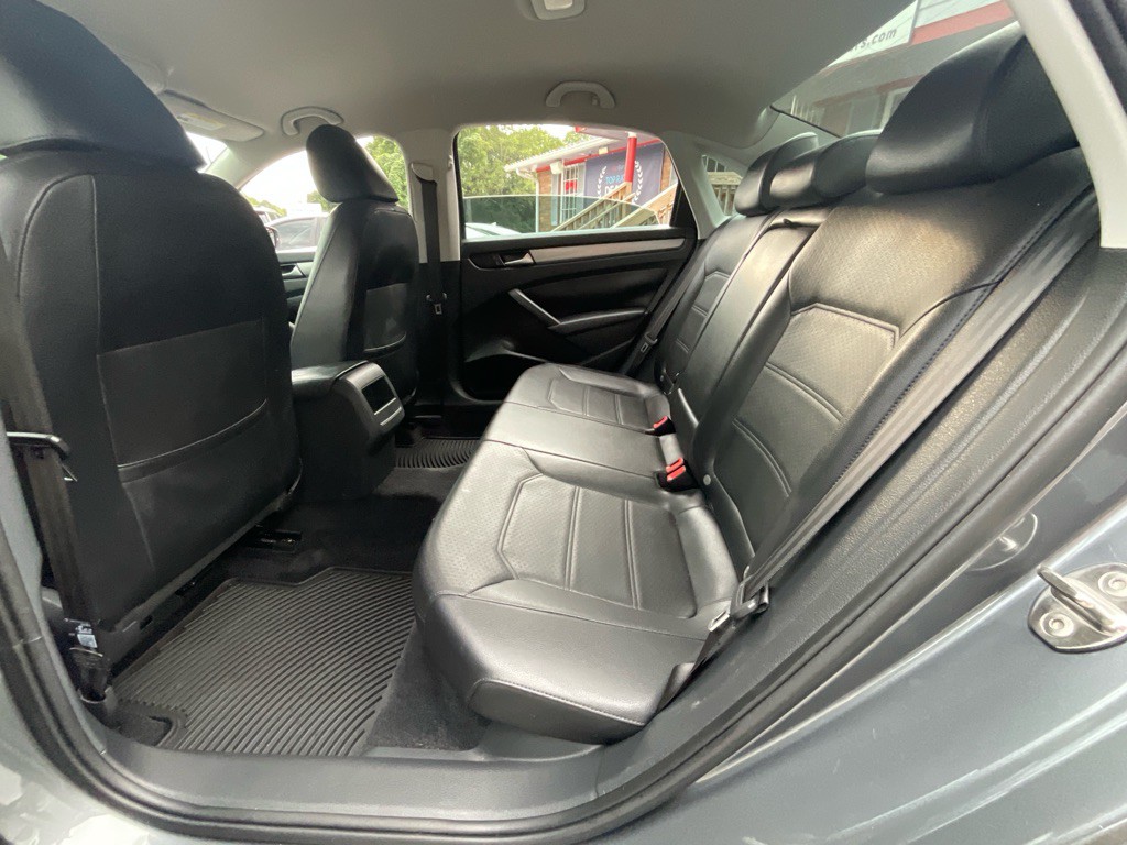 2015 Volkswagen Passat Image 26