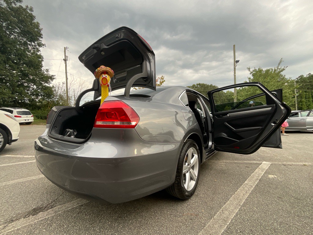 2015 Volkswagen Passat Image 33