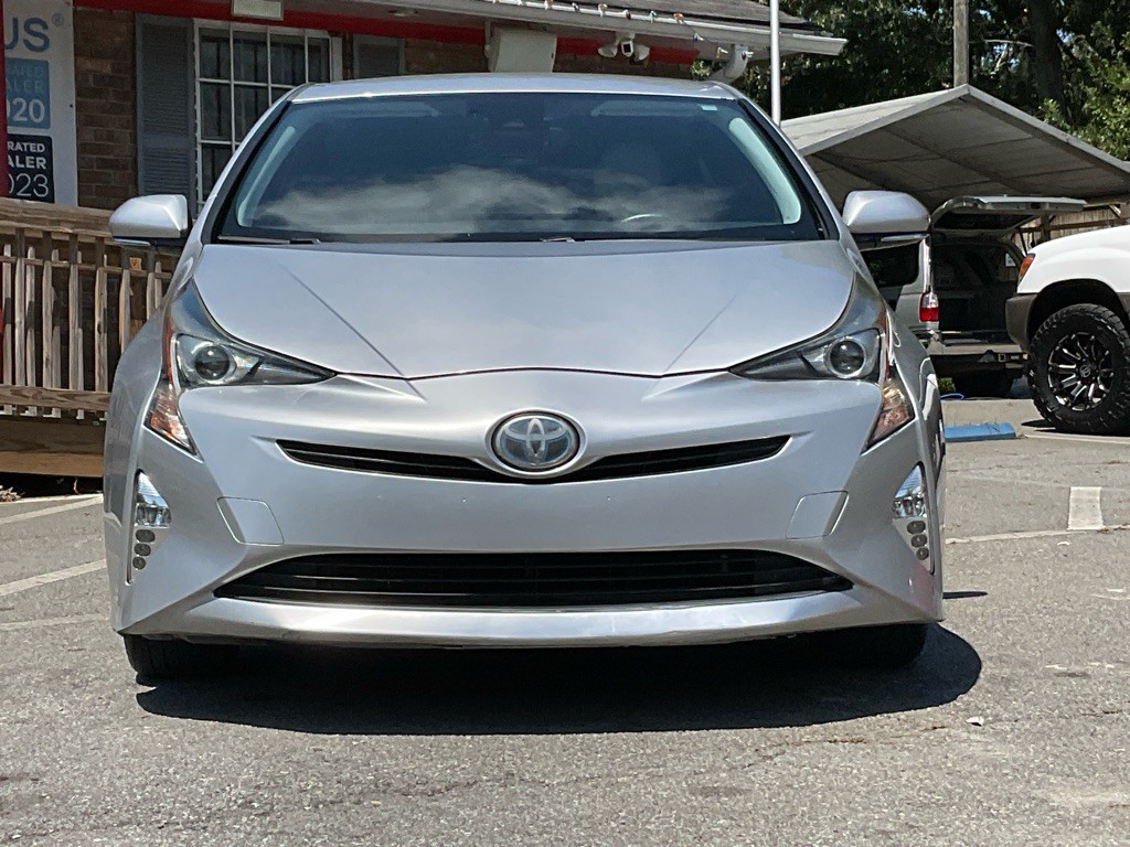 2017 Toyota Prius Image 2
