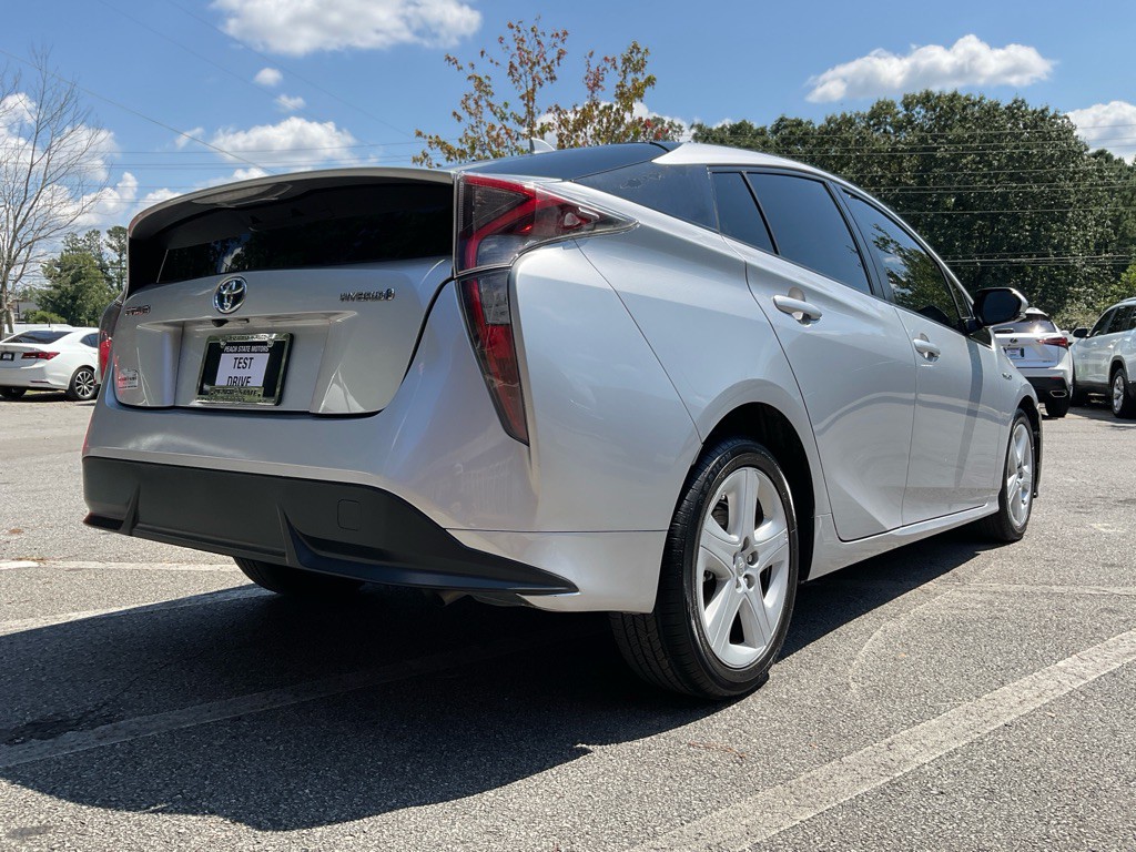 2017 Toyota Prius Image 5