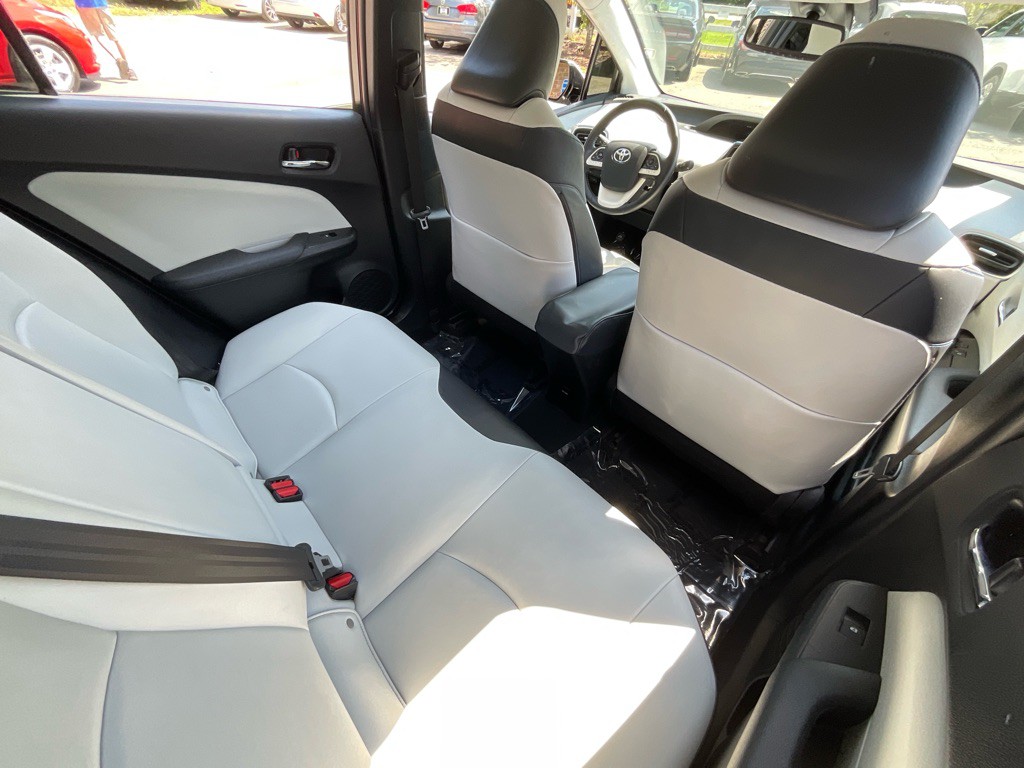 2017 Toyota Prius Image 31