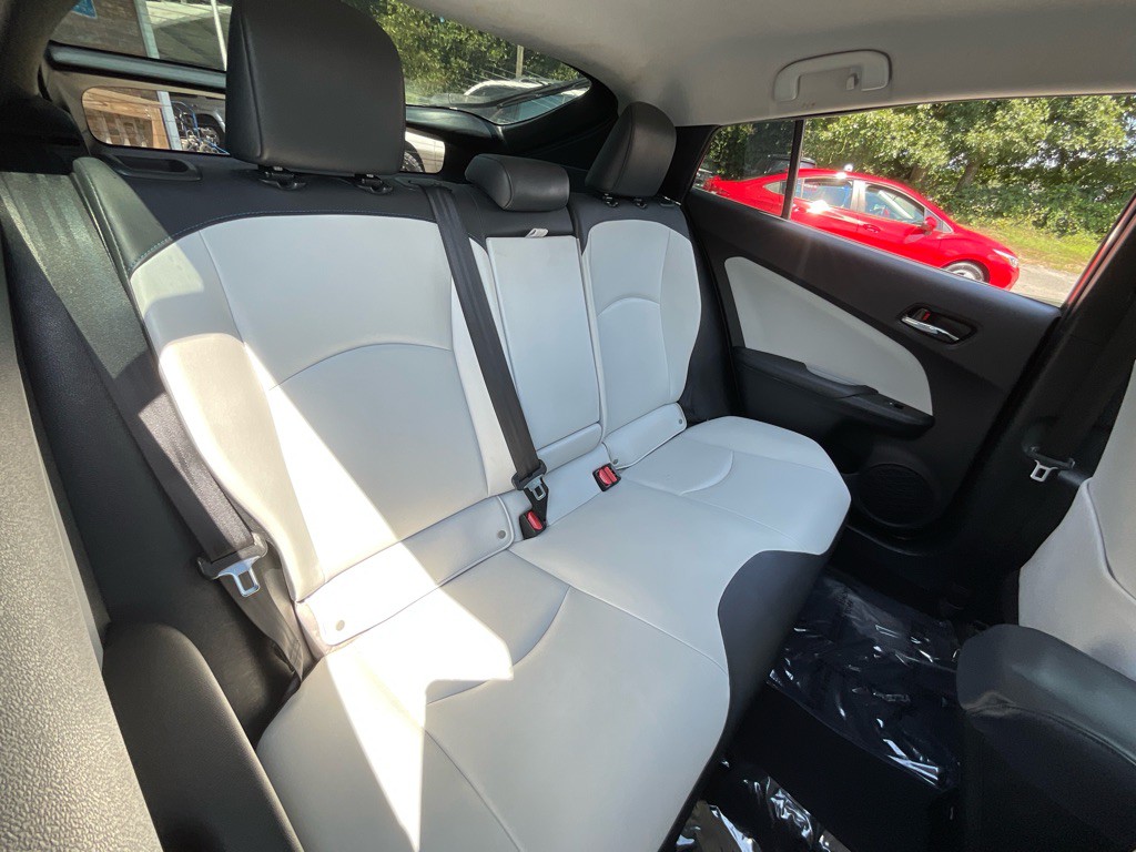 2017 Toyota Prius Image 32
