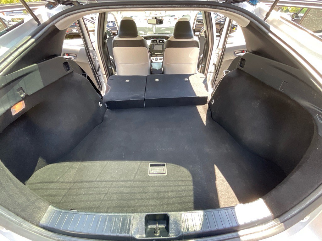 2017 Toyota Prius Image 38