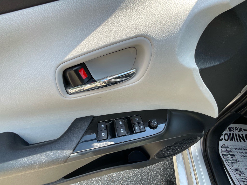 2017 Toyota Prius Image 40