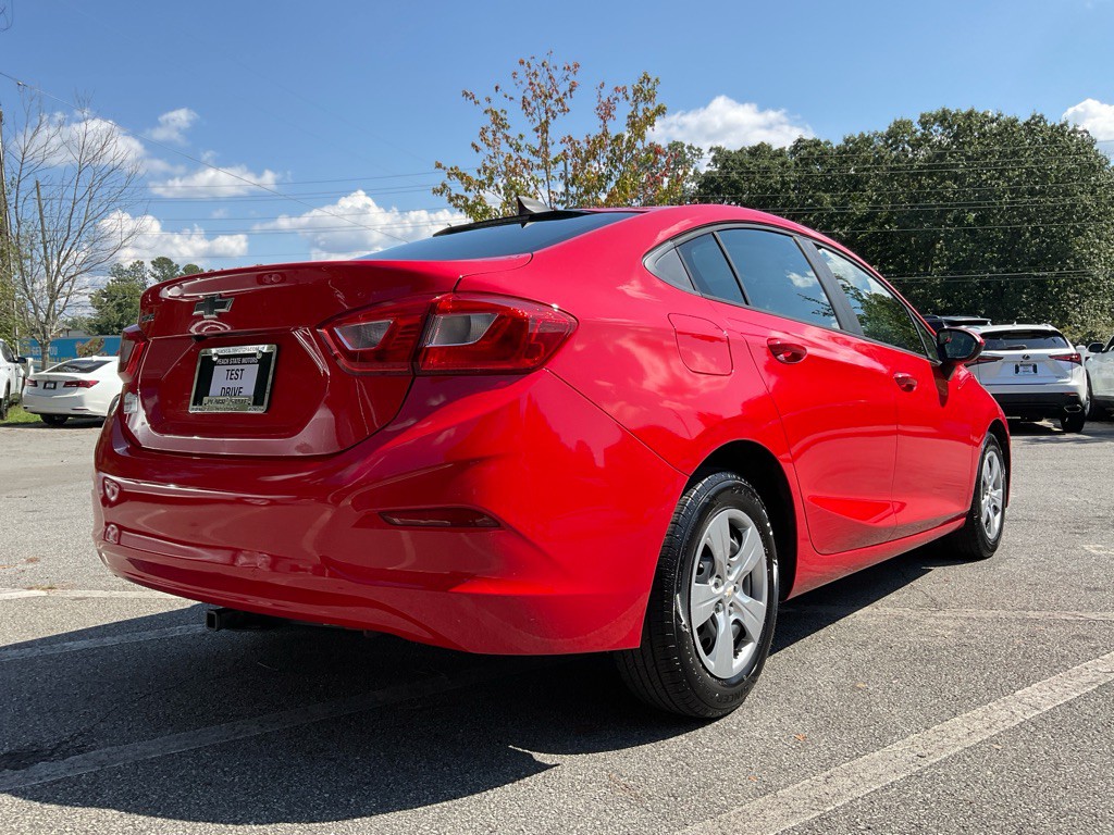 2018 Chevrolet Cruze Image 5