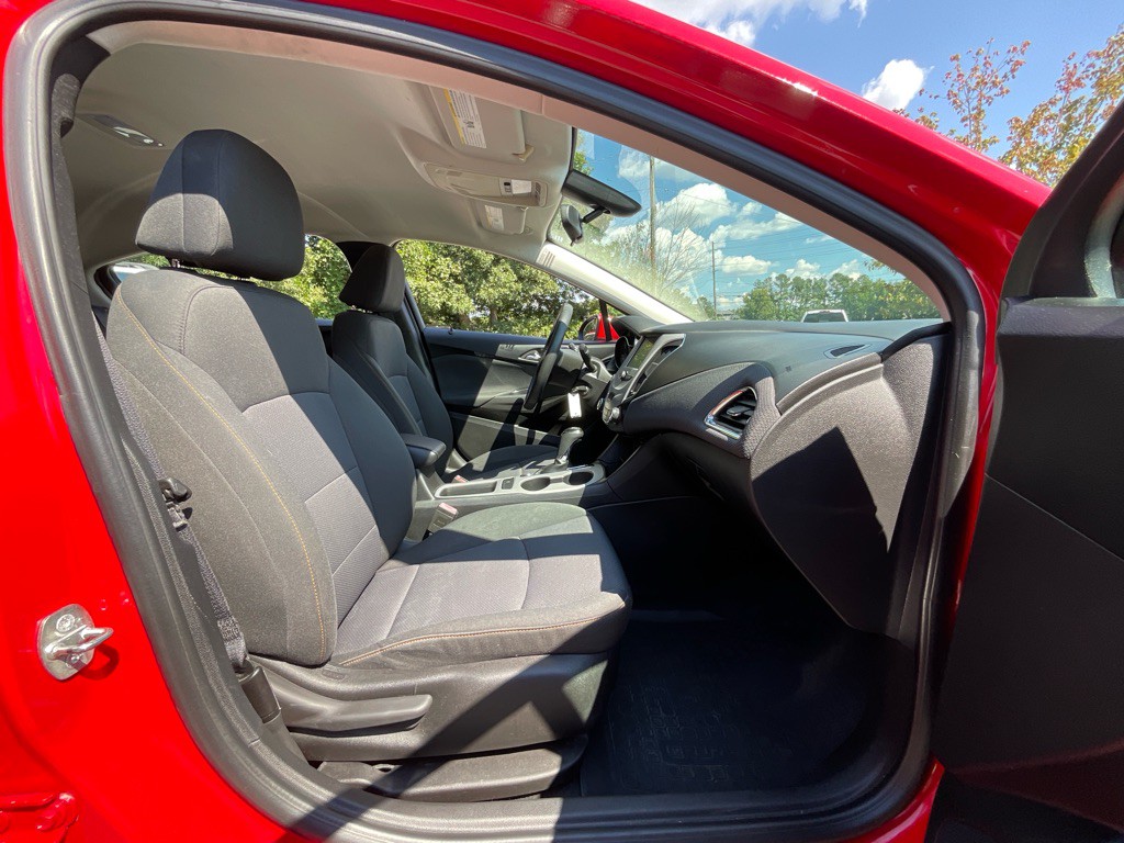 2018 Chevrolet Cruze Image 16