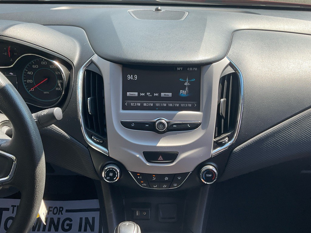2018 Chevrolet Cruze Image 21