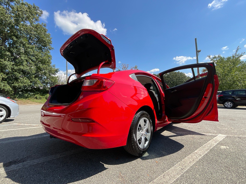 2018 Chevrolet Cruze Image 32