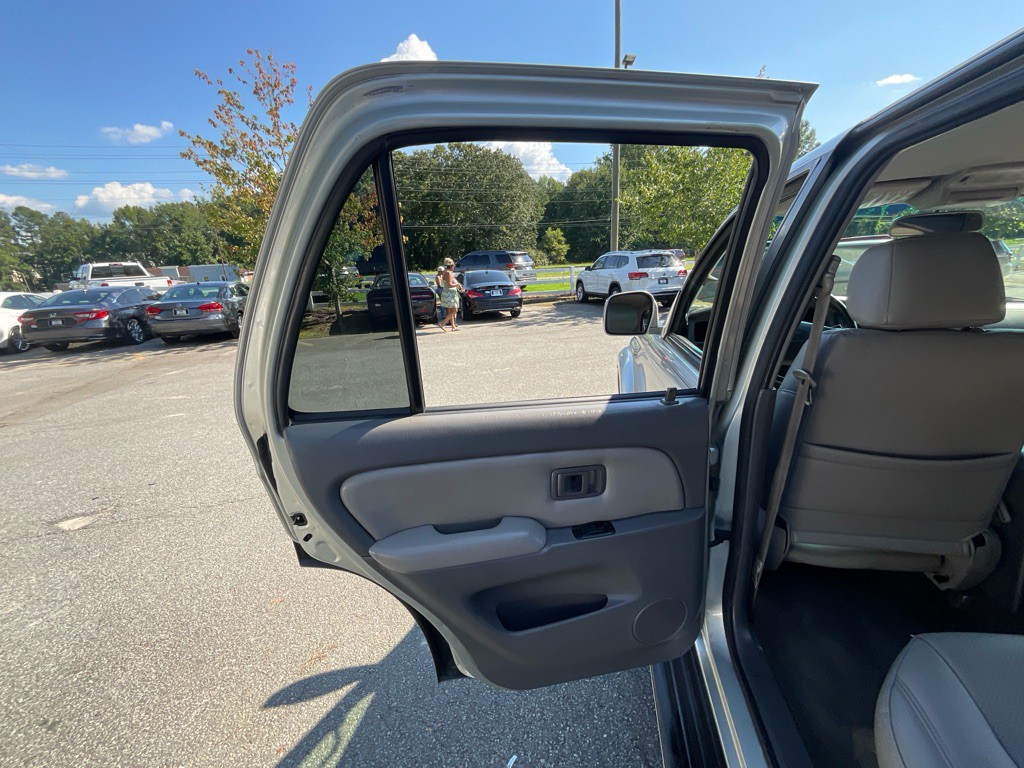 2001 Toyota 4Runner Image 40