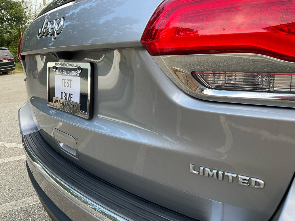 2017 Jeep Grand Cherokee Image 9