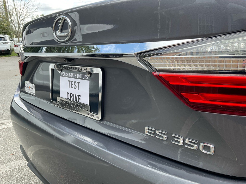 2016 Lexus ES 350 Image 9