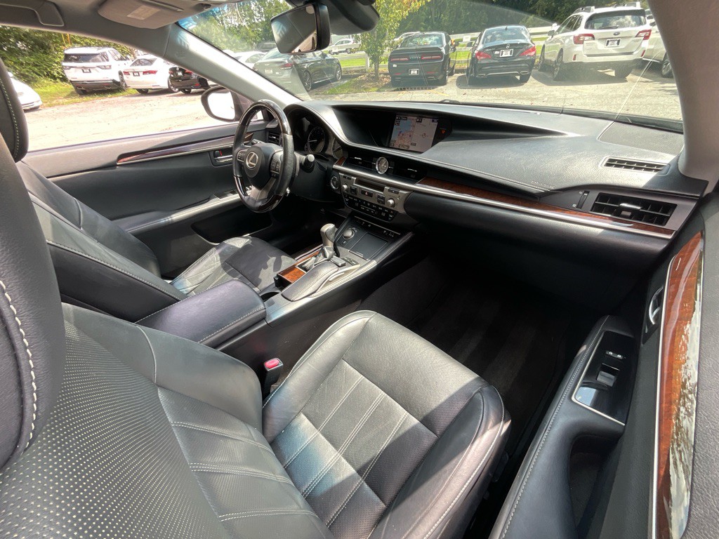 2016 Lexus ES 350 Image 17