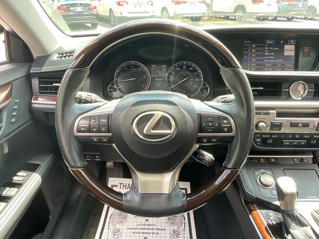 2016 Lexus ES 350 Image 22