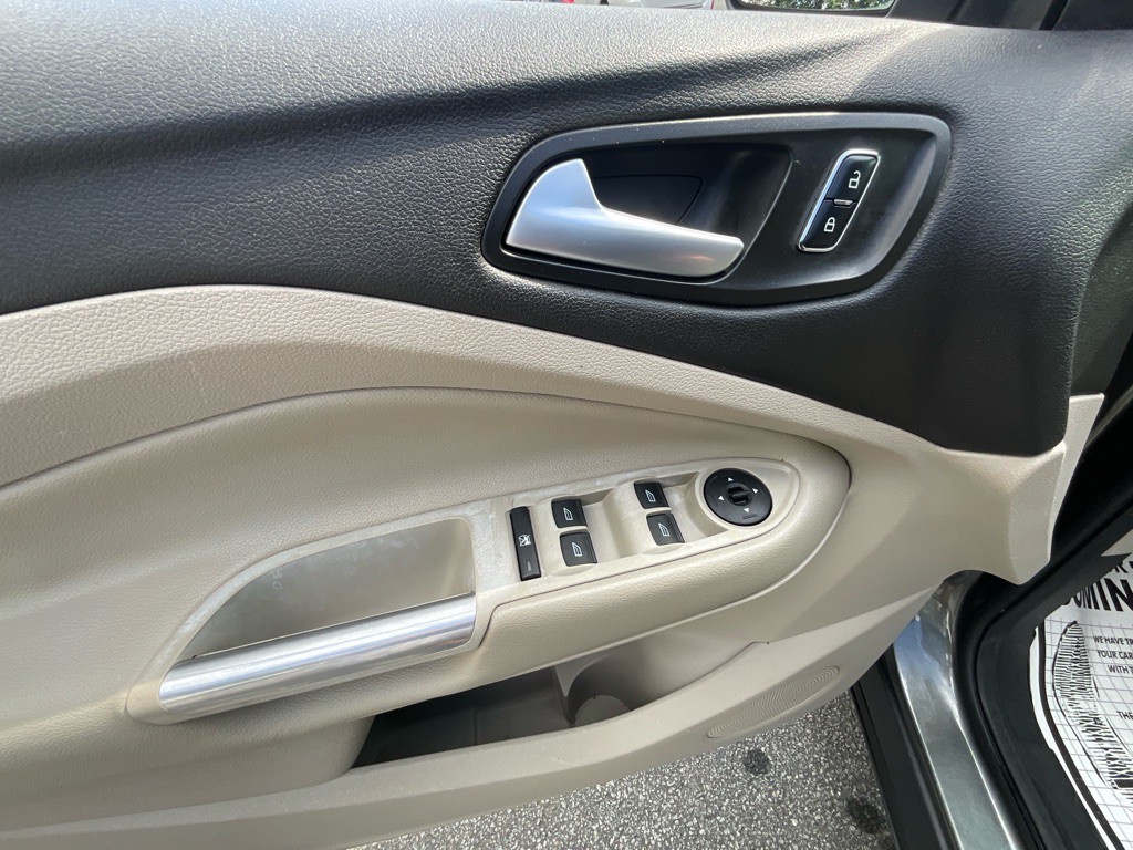 2015 Ford Escape Image 39