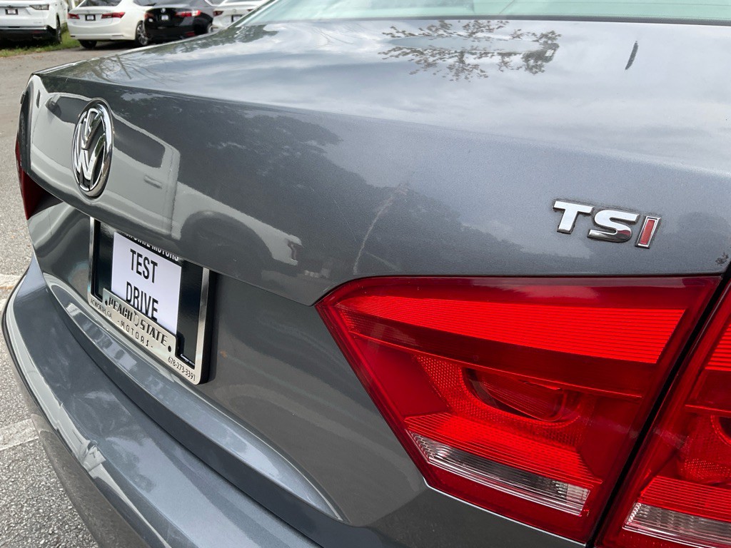 2014 Volkswagen Passat Image 10